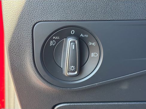 Used 2019 Volkswagen Tiguan SEL image 35