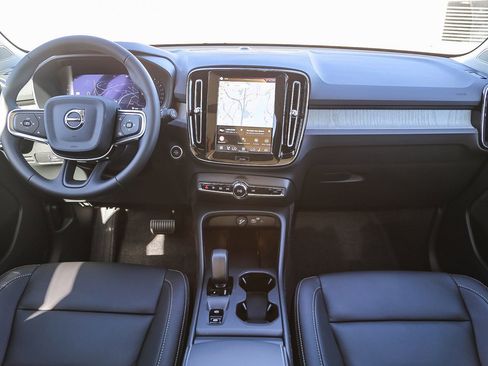 New 2026 Volvo XC40 B5 Core image 12