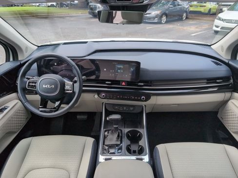 Used 2025 Kia Carnival SX Prestige FWD image 24