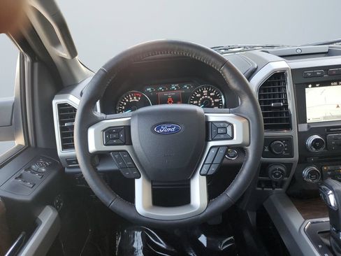 Used 2018 Ford F150 Lariat w/ Equipment Group 502A Luxury AWD/4WD image 12