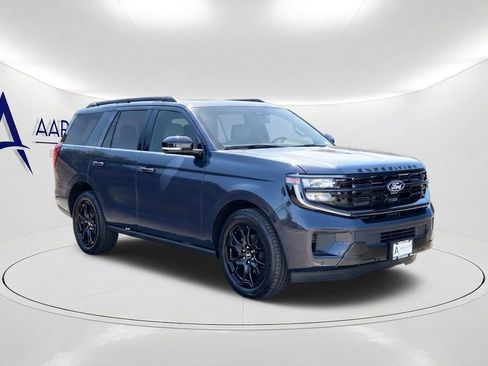 New 2027 Ford Expedition Platinum AWD/4WD image 3