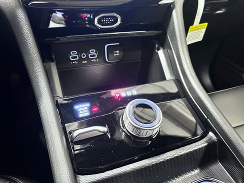 New 2026 Jeep Grand Cherokee Limited AWD/4WD image 17