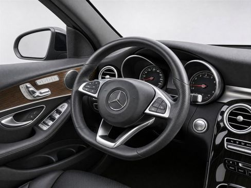 Used 2019 Mercedes-Benz GLC 300 image 22