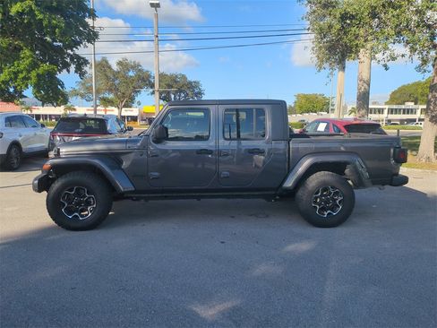 Used 2023 Jeep Gladiator Sport image 9