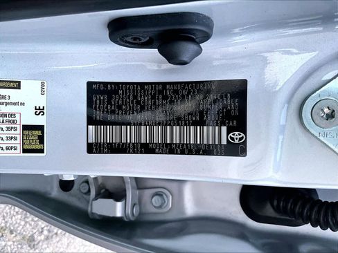 Used 2023 Toyota Corolla LE image 6