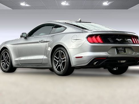 Used 2020 Ford Mustang Premium image 3