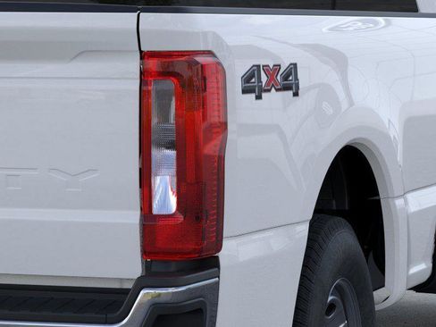 New 2025 Ford F350 XL w/ XL Chrome Package image 21