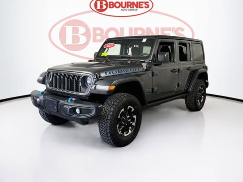 Used 2025 Jeep Wrangler Unlimited Rubicon 4xe w/ Convenience Group AWD/4WD image 5