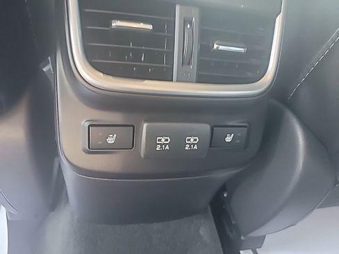 Used 2020 Subaru Outback Limited image 17