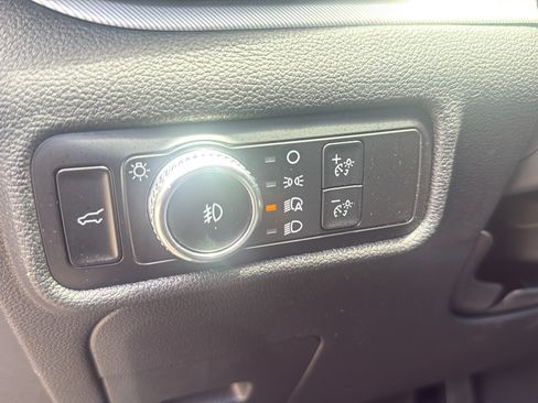 Used 2023 Ford Explorer XLT w/ Equipment Group 202A RWD image 31