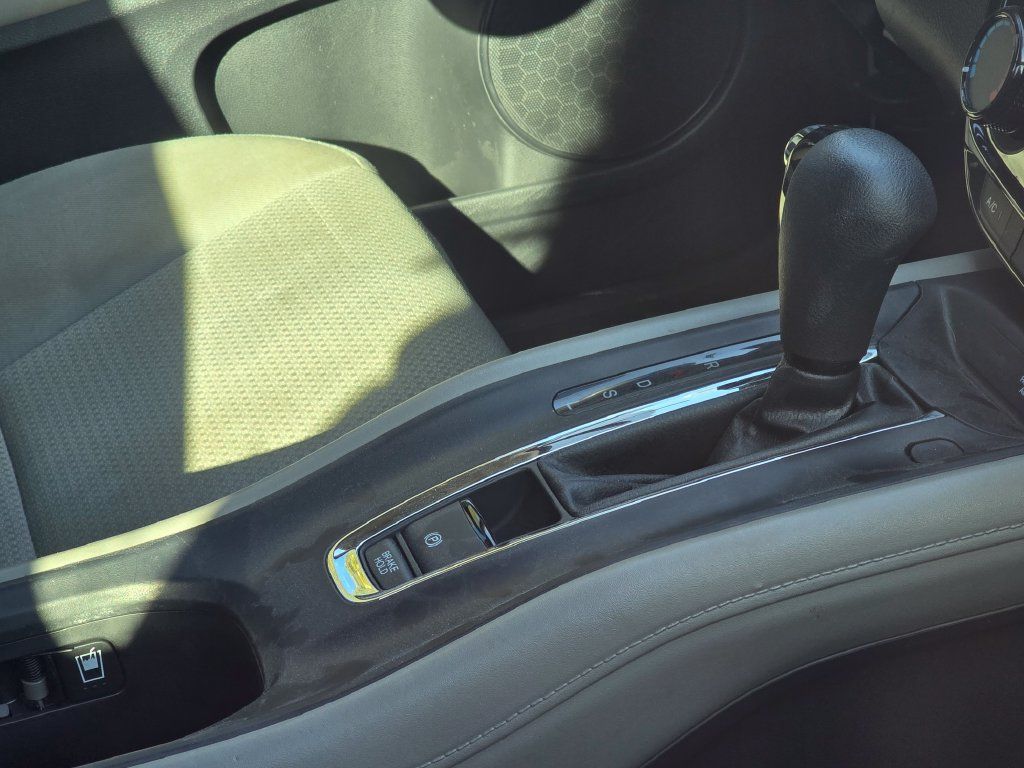 Used 2022 Honda HR-V LX image 15