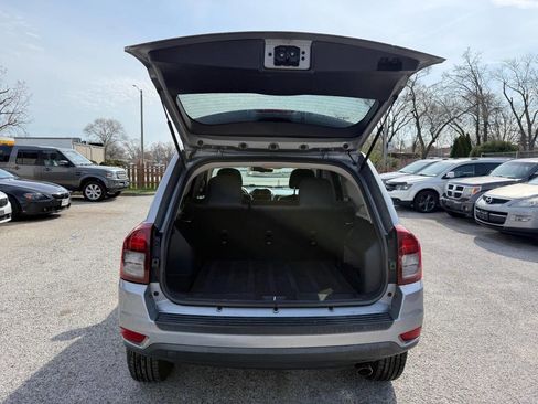 Used 2017 Jeep Compass Latitude image 21