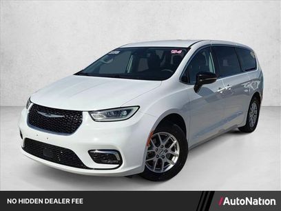 Used 2024 Chrysler Pacifica Touring-L