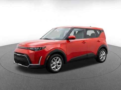 Used 2025 Kia Soul LX w/ LX Technology Package FWD image 3