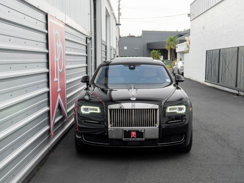 Used 2017 Rolls-Royce Ghost image 76