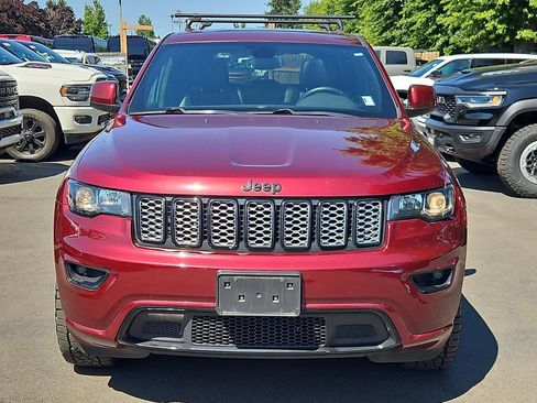 Used 2019 Jeep Grand Cherokee Altitude AWD/4WD image 2