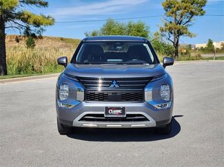 Used 2024 Mitsubishi Outlander SE video 2