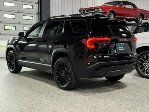 Certified 2025 GMC Terrain Elevation w/ Elevation Premium Package AWD/4WD image 3