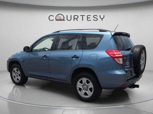 Used 2011 Toyota RAV4 2WD w/ Base L4 Extra Value Pkg image 3