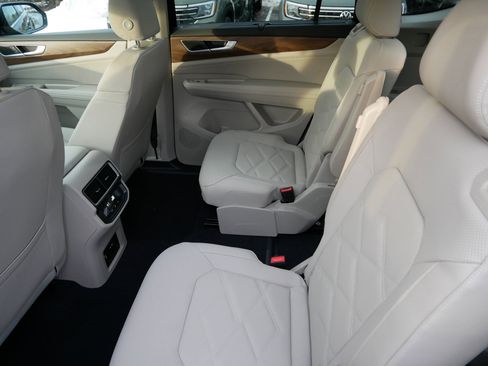 New 2026 Volkswagen Atlas SE image 8