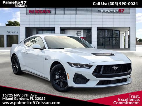 Used 2024 Ford Mustang GT RWD image 1