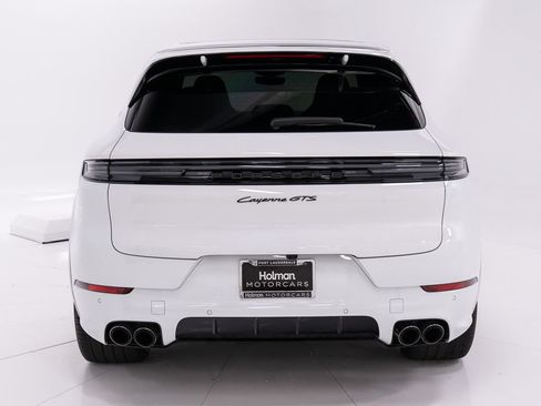 Used 2026 Porsche Cayenne GTS AWD/4WD image 4