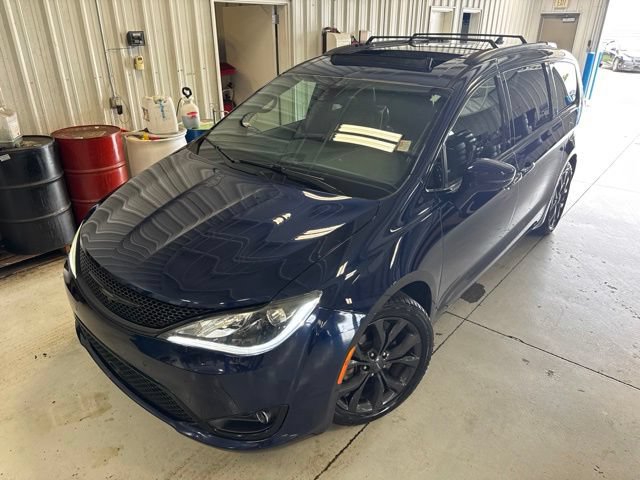 Used 2019 Chrysler Pacifica Limited w/ Advanced Safetytec Group FWD image 35