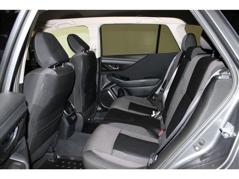 Used 2022 Subaru Outback Premium image 12