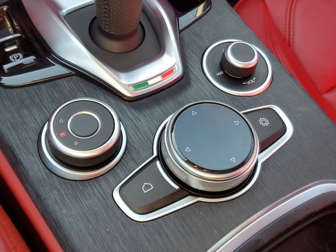 Used 2021 Alfa Romeo Stelvio Sprint w/ Nero Edizione RWD image 32