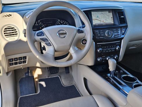 Used 2015 Nissan Pathfinder Platinum image 39