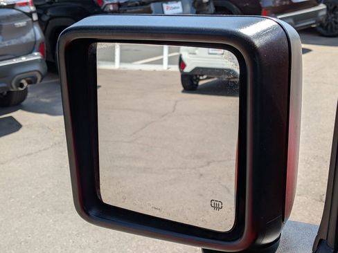 Used 2025 Jeep Wrangler Unlimited Sahara AWD/4WD image 24