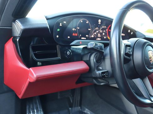 Used 2023 Porsche Taycan image 27