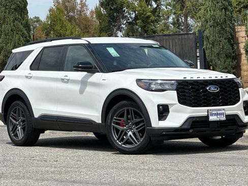 New 2026 Ford Explorer ST-Line w/ ST-Line Street Pack RWD image 2