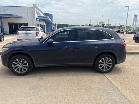 Used 2023 Mercedes-Benz GLC 300 image 4