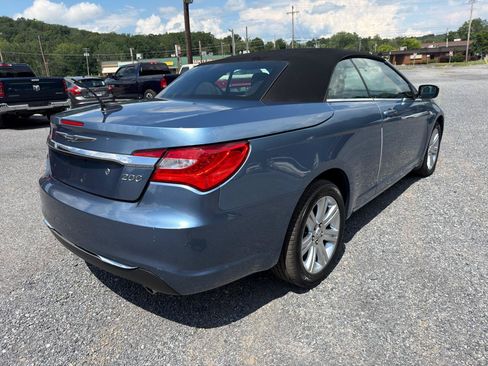 Used 2011 Chrysler 200 Touring FWD image 13