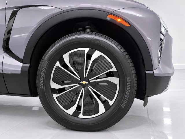 Used 2025 Chevrolet Blazer EV LT AWD/4WD image 9
