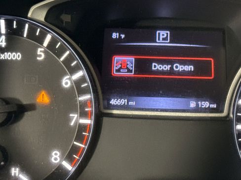 Used 2017 Nissan Altima 2.5 SR w/ LED Appearance Package image 19