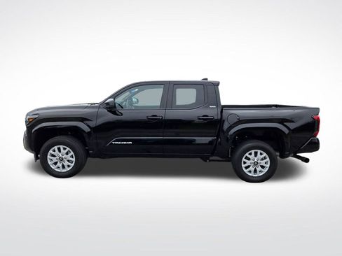 Used 2024 Toyota Tacoma SR5 AWD/4WD image 9