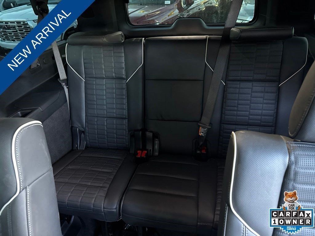 Used 2026 Cadillac Escalade ESV Platinum Sport w/ LPO, ONYX Package AWD/4WD image 13