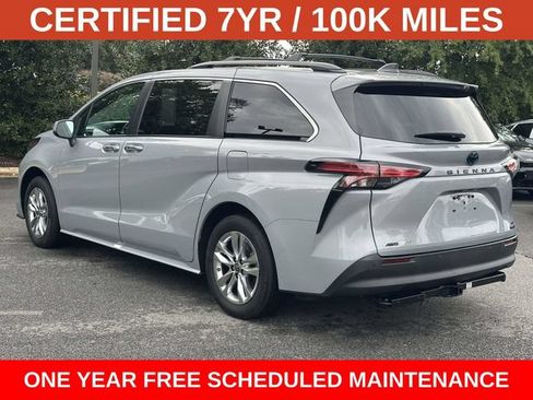 Used 2022 Toyota Sienna XLE Woodland Edition AWD/4WD image 4