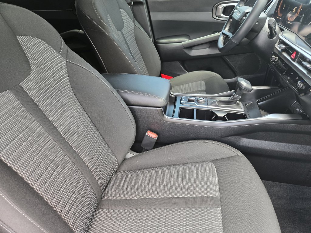 New 2026 Kia Sorento LX FWD image 10
