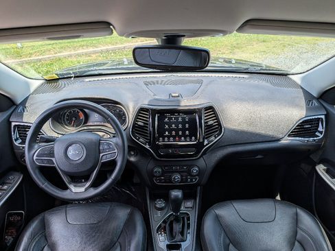 Used 2019 Jeep Cherokee Limited AWD/4WD image 30