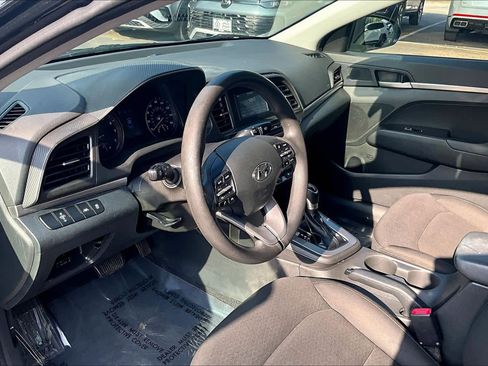 Used 2020 Hyundai Elantra SE w/ Cargo Package (C1) FWD image 18