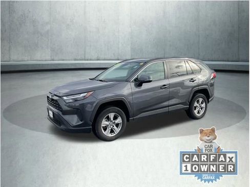 Used 2025 Toyota RAV4 XLE image 3