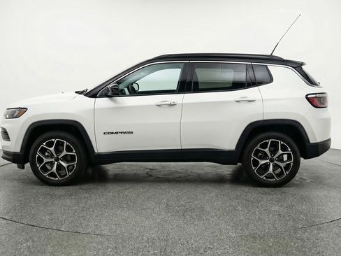 Used 2025 Jeep Compass Limited image 5