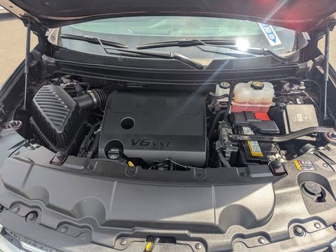 Used 2022 Chevrolet Traverse LT image 44