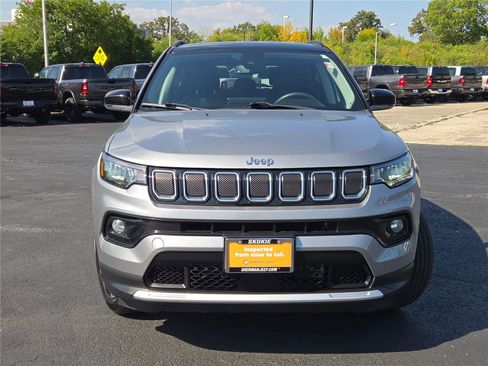 Certified 2022 Jeep Compass Limited image 4