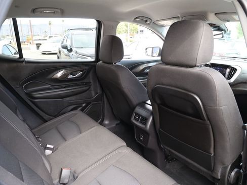 Used 2024 GMC Terrain SLE image 17