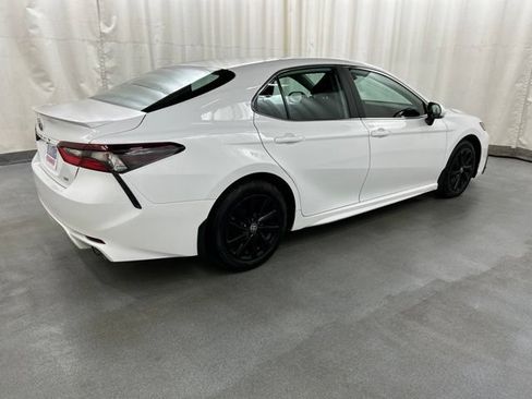 Used 2024 Toyota Camry SE FWD image 4
