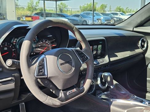 Used 2018 Chevrolet Camaro ZL1 RWD image 11